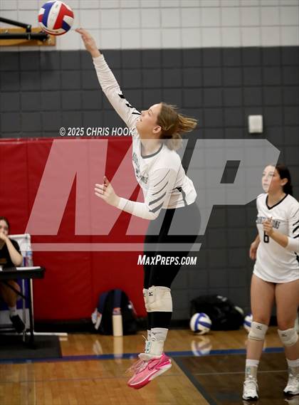 Thumbnail 2 in Mountain View vs. Sahuaro (Lancer Invitational) photogallery.