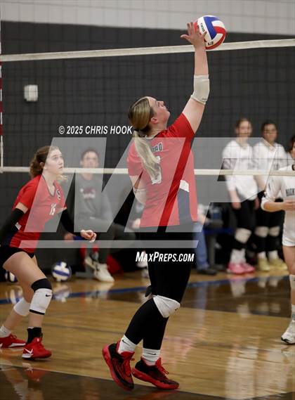 Thumbnail 1 in Mountain View vs. Sahuaro (Lancer Invitational) photogallery.
