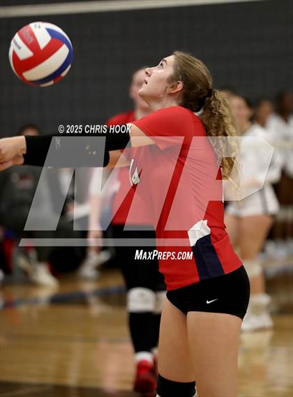 Thumbnail 1 in Mountain View vs. Sahuaro (Lancer Invitational) photogallery.