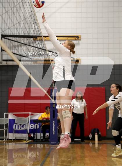 Thumbnail 2 in Mountain View vs. Sahuaro (Lancer Invitational) photogallery.