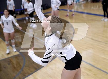 Thumbnail 3 in Mountain View vs. Sahuaro (Lancer Invitational) photogallery.