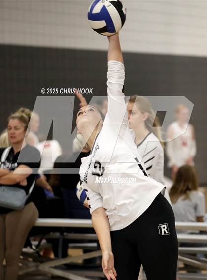 Thumbnail 3 in Mountain View vs. Sahuaro (Lancer Invitational) photogallery.