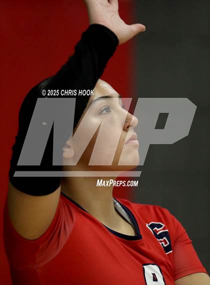 Thumbnail 2 in Mountain View vs. Sahuaro (Lancer Invitational) photogallery.