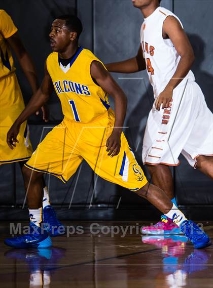 Thumbnail 1 in Dobie vs. Channelview (McDonald's Texas Invitational) photogallery.