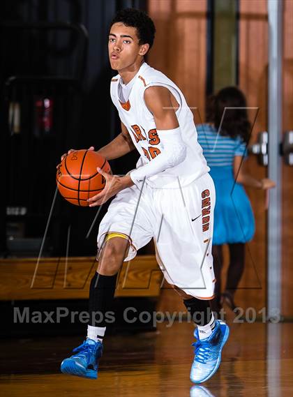 Thumbnail 1 in Dobie vs. Channelview (McDonald's Texas Invitational) photogallery.