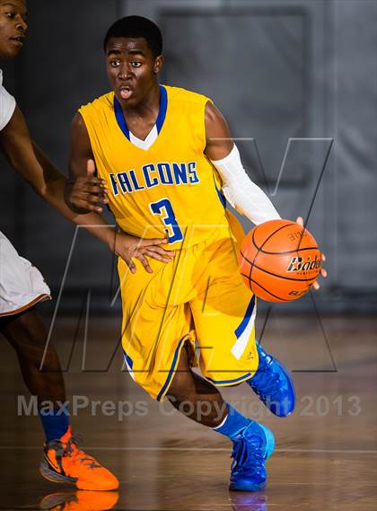 Thumbnail 2 in Dobie vs. Channelview (McDonald's Texas Invitational) photogallery.