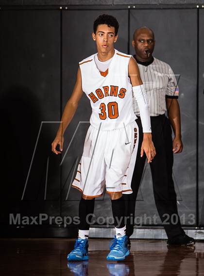 Thumbnail 2 in Dobie vs. Channelview (McDonald's Texas Invitational) photogallery.