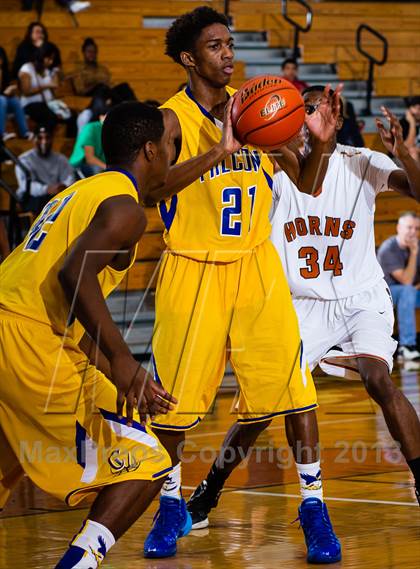 Thumbnail 1 in Dobie vs. Channelview (McDonald's Texas Invitational) photogallery.