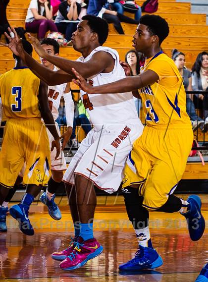 Thumbnail 3 in Dobie vs. Channelview (McDonald's Texas Invitational) photogallery.