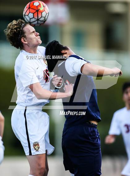 Thumbnail 2 in Chaminade vs Harvard-Westlake photogallery.