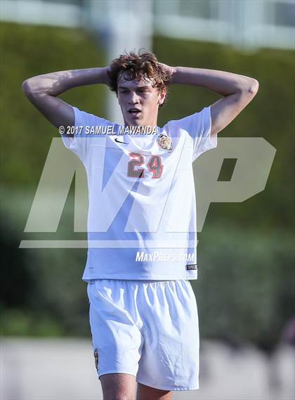 Thumbnail 2 in Chaminade vs Harvard-Westlake photogallery.