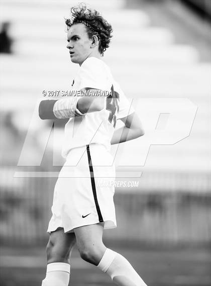 Thumbnail 3 in Chaminade vs Harvard-Westlake photogallery.