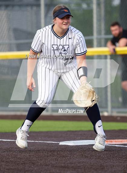 Thumbnail 3 in Melissa vs Wakeland (UIL 5A Softball Regional Semi-Final) photogallery.