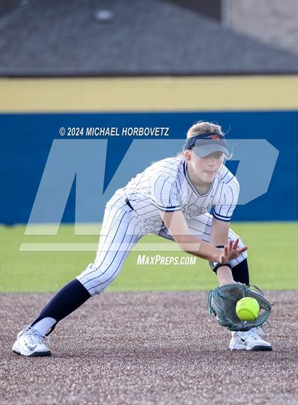Thumbnail 1 in Melissa vs Wakeland (UIL 5A Softball Regional Semi-Final) photogallery.