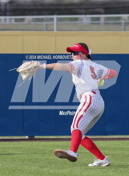 Thumbnail 2 in Melissa vs Wakeland (UIL 5A Softball Regional Semi-Final) photogallery.