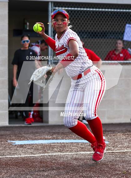 Thumbnail 3 in Melissa vs Wakeland (UIL 5A Softball Regional Semi-Final) photogallery.