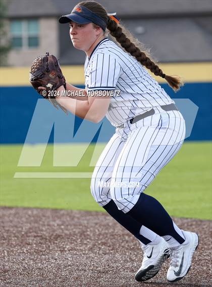 Thumbnail 3 in Melissa vs Wakeland (UIL 5A Softball Regional Semi-Final) photogallery.