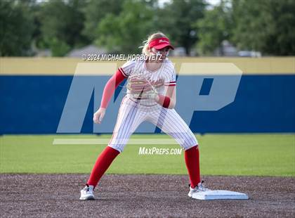 Thumbnail 3 in Melissa vs Wakeland (UIL 5A Softball Regional Semi-Final) photogallery.