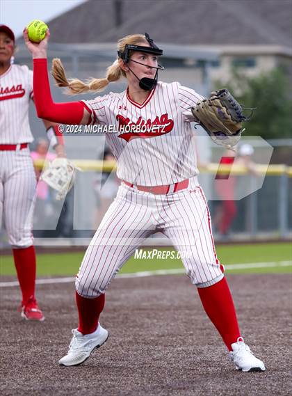 Thumbnail 3 in Melissa vs Wakeland (UIL 5A Softball Regional Semi-Final) photogallery.