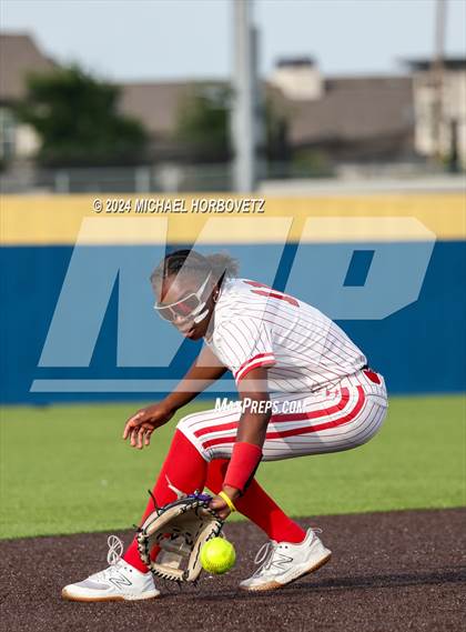 Thumbnail 3 in Melissa vs Wakeland (UIL 5A Softball Regional Semi-Final) photogallery.