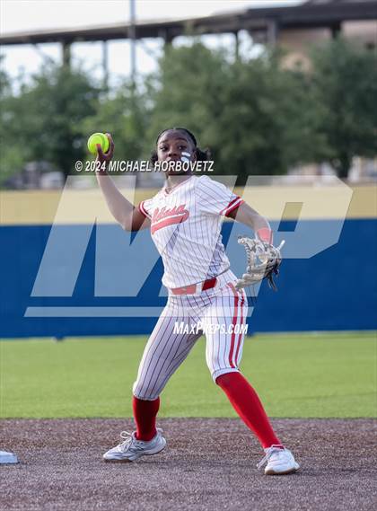 Thumbnail 2 in Melissa vs Wakeland (UIL 5A Softball Regional Semi-Final) photogallery.