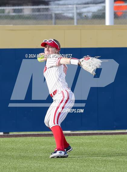 Thumbnail 1 in Melissa vs Wakeland (UIL 5A Softball Regional Semi-Final) photogallery.