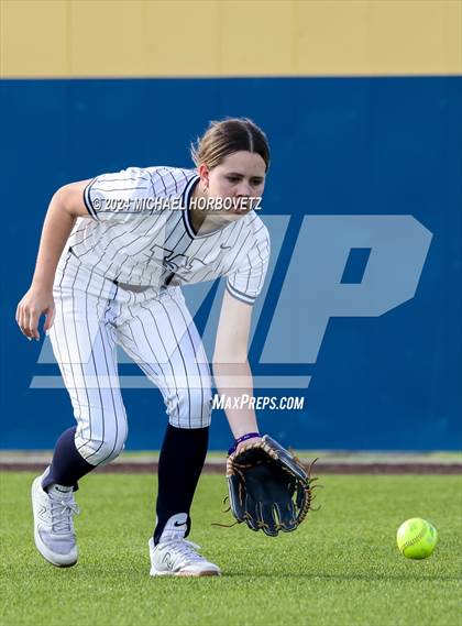 Thumbnail 3 in Melissa vs Wakeland (UIL 5A Softball Regional Semi-Final) photogallery.