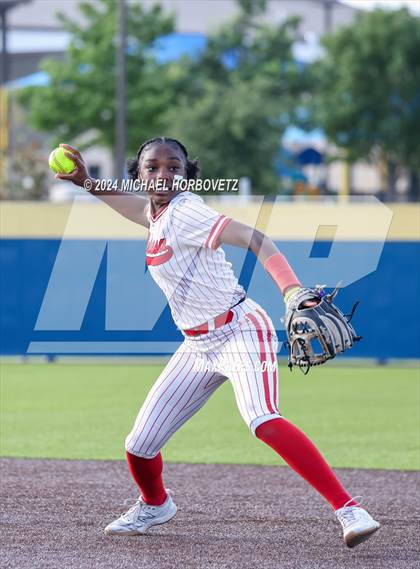 Thumbnail 1 in Melissa vs Wakeland (UIL 5A Softball Regional Semi-Final) photogallery.