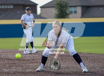 Thumbnail 2 in Melissa vs Wakeland (UIL 5A Softball Regional Semi-Final) photogallery.