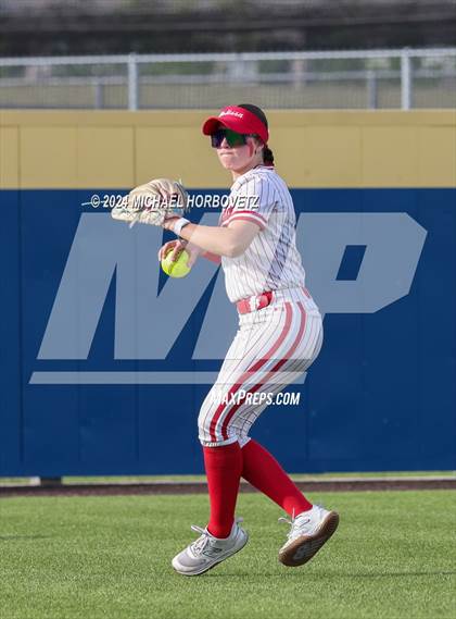 Thumbnail 1 in Melissa vs Wakeland (UIL 5A Softball Regional Semi-Final) photogallery.