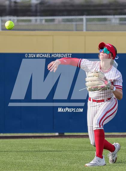Thumbnail 3 in Melissa vs Wakeland (UIL 5A Softball Regional Semi-Final) photogallery.