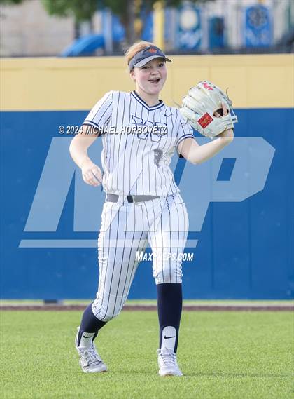 Thumbnail 2 in Melissa vs Wakeland (UIL 5A Softball Regional Semi-Final) photogallery.