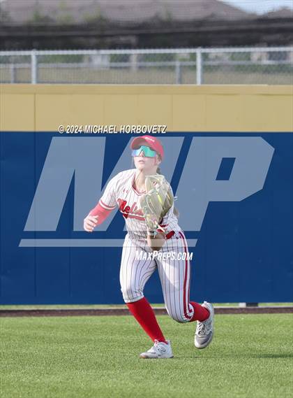 Thumbnail 3 in Melissa vs Wakeland (UIL 5A Softball Regional Semi-Final) photogallery.