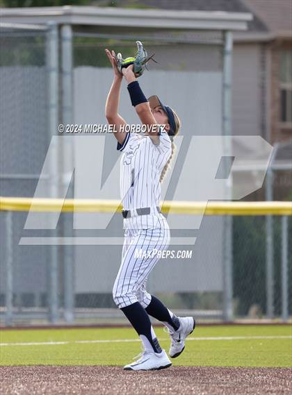 Thumbnail 1 in Melissa vs Wakeland (UIL 5A Softball Regional Semi-Final) photogallery.