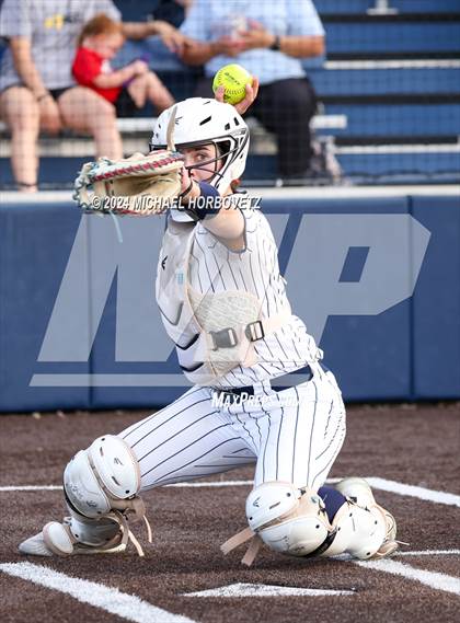 Thumbnail 3 in Melissa vs Wakeland (UIL 5A Softball Regional Semi-Final) photogallery.