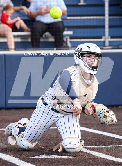 Thumbnail 1 in Melissa vs Wakeland (UIL 5A Softball Regional Semi-Final) photogallery.