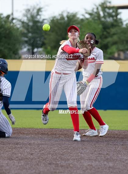 Thumbnail 1 in Melissa vs Wakeland (UIL 5A Softball Regional Semi-Final) photogallery.