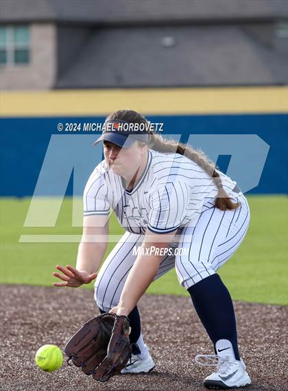 Thumbnail 2 in Melissa vs Wakeland (UIL 5A Softball Regional Semi-Final) photogallery.