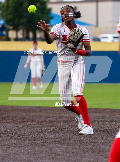 Thumbnail 3 in Melissa vs Wakeland (UIL 5A Softball Regional Semi-Final) photogallery.
