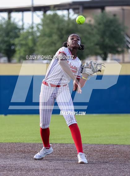 Thumbnail 3 in Melissa vs Wakeland (UIL 5A Softball Regional Semi-Final) photogallery.