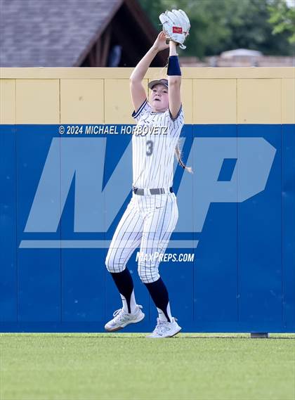 Thumbnail 1 in Melissa vs Wakeland (UIL 5A Softball Regional Semi-Final) photogallery.