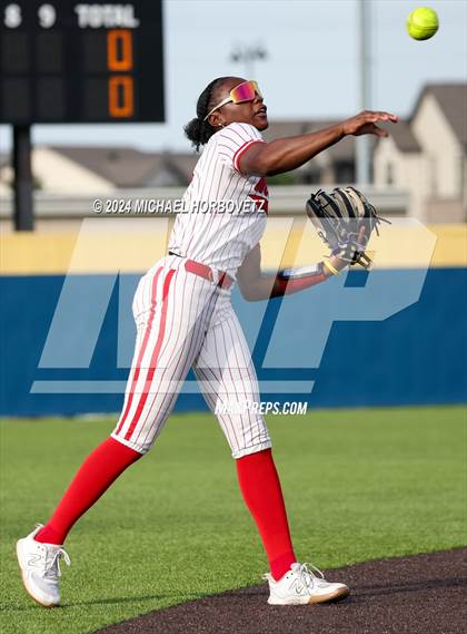 Thumbnail 2 in Melissa vs Wakeland (UIL 5A Softball Regional Semi-Final) photogallery.
