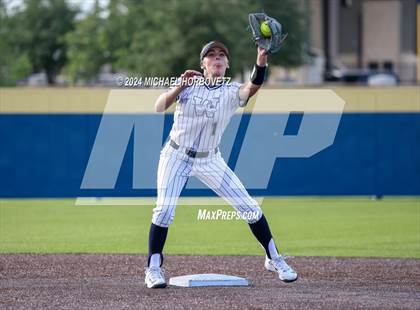 Thumbnail 3 in Melissa vs Wakeland (UIL 5A Softball Regional Semi-Final) photogallery.