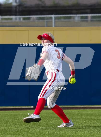 Thumbnail 3 in Melissa vs Wakeland (UIL 5A Softball Regional Semi-Final) photogallery.
