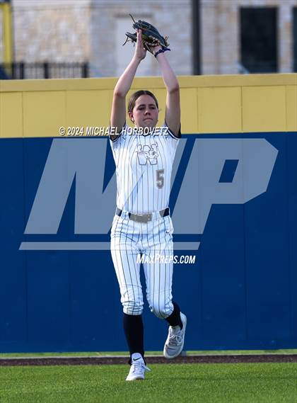 Thumbnail 1 in Melissa vs Wakeland (UIL 5A Softball Regional Semi-Final) photogallery.