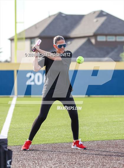 Thumbnail 2 in Melissa vs Wakeland (UIL 5A Softball Regional Semi-Final) photogallery.