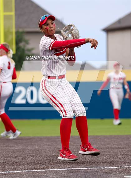 Thumbnail 3 in Melissa vs Wakeland (UIL 5A Softball Regional Semi-Final) photogallery.