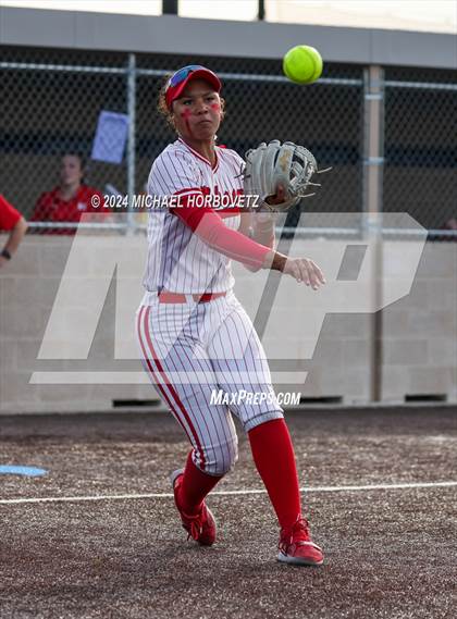 Thumbnail 3 in Melissa vs Wakeland (UIL 5A Softball Regional Semi-Final) photogallery.