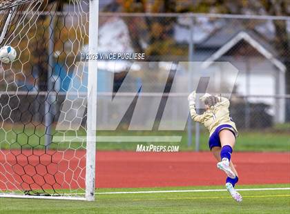 Thumbnail 2 in Mount Si @ Issaquah (WIAA State 4A Semi-Final) photogallery.