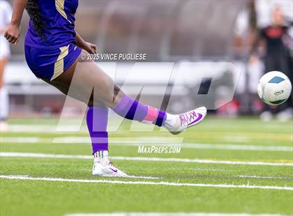 Thumbnail 3 in Mount Si @ Issaquah (WIAA State 4A Semi-Final) photogallery.